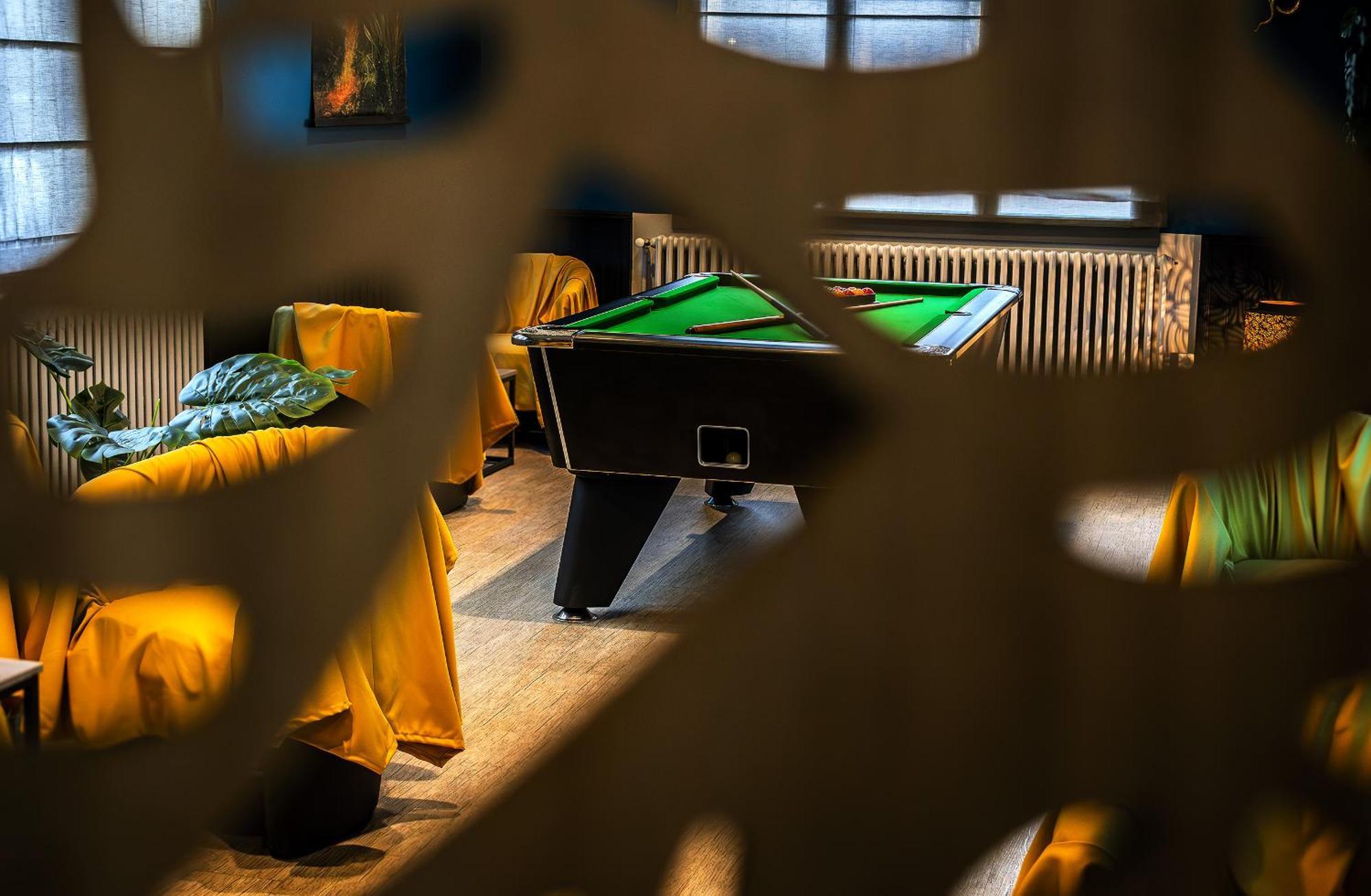 Hotel De L'Abbaye A Клюні Екстер'єр фото